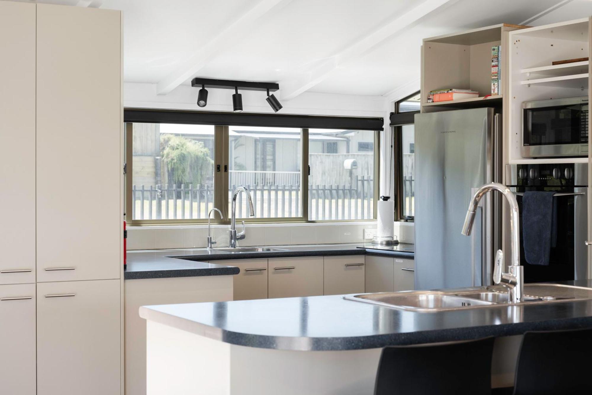 Pukehina Estuary Sunset Views Holiday Home Экстерьер фото