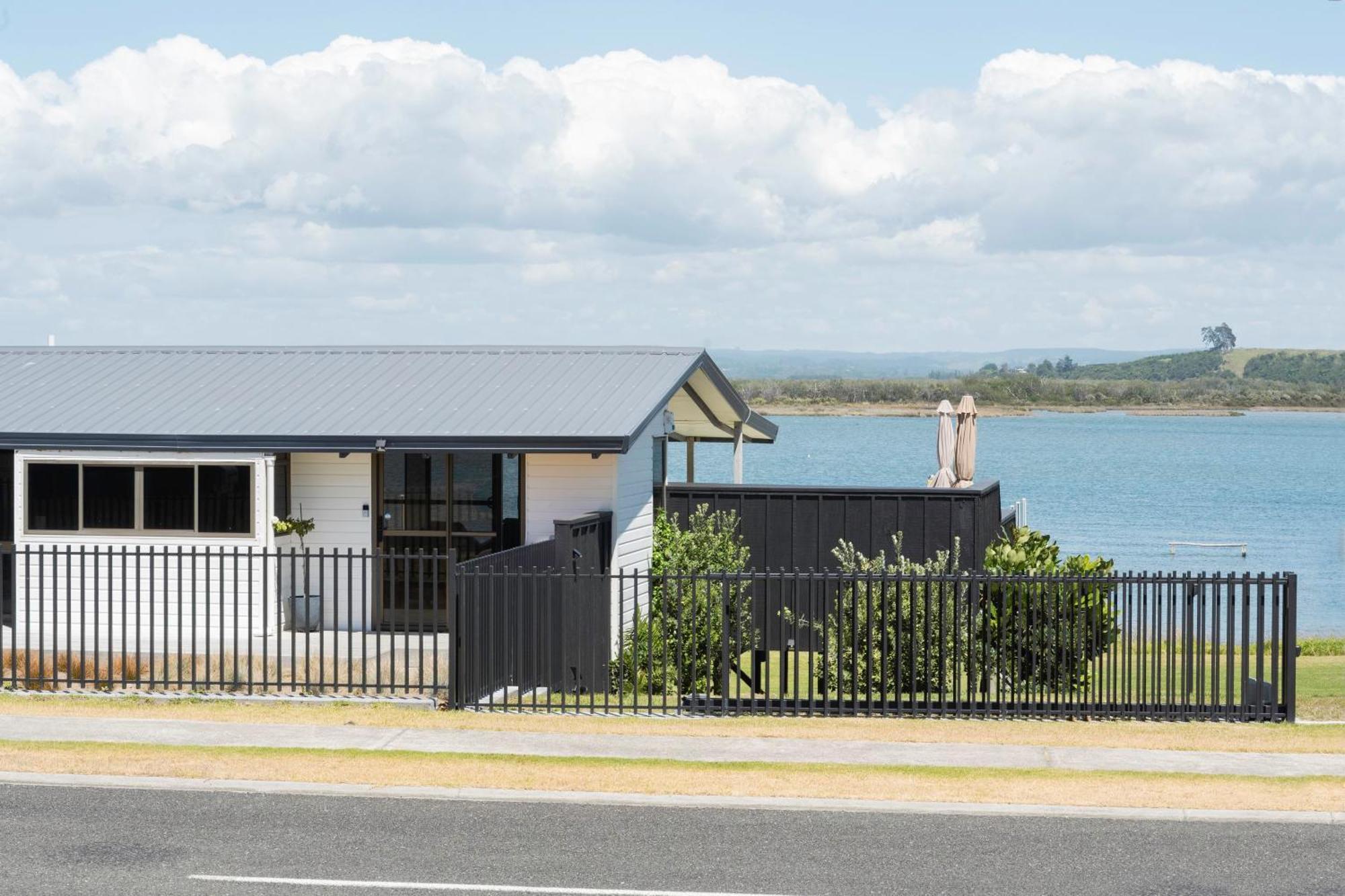 Pukehina Estuary Sunset Views Holiday Home Экстерьер фото