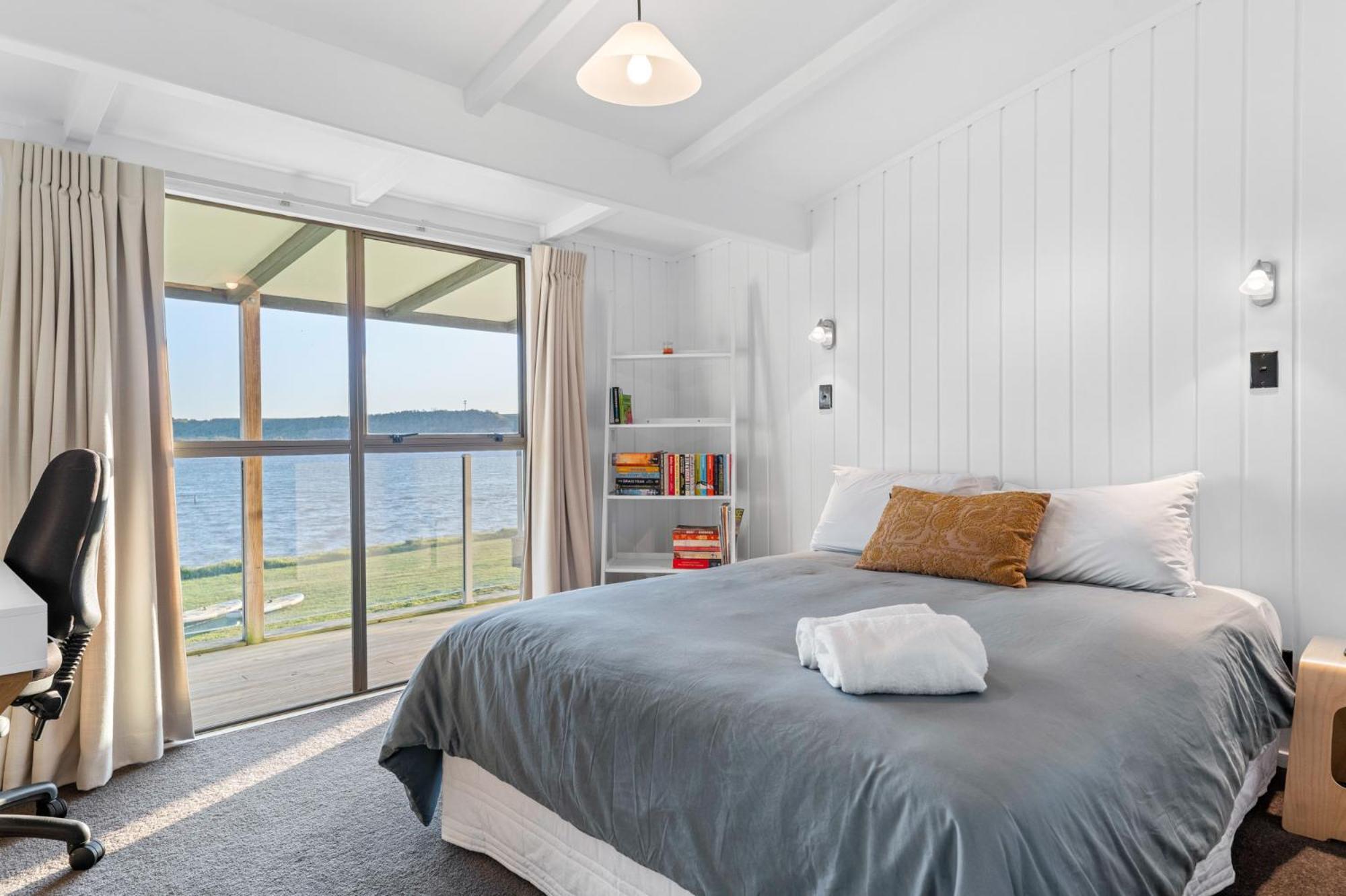 Pukehina Estuary Sunset Views Holiday Home Экстерьер фото