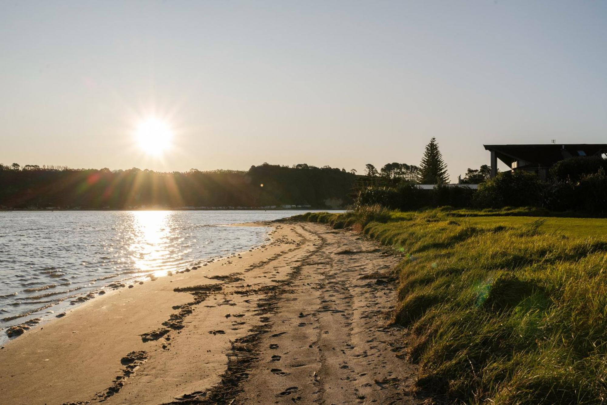 Pukehina Estuary Sunset Views Holiday Home Экстерьер фото