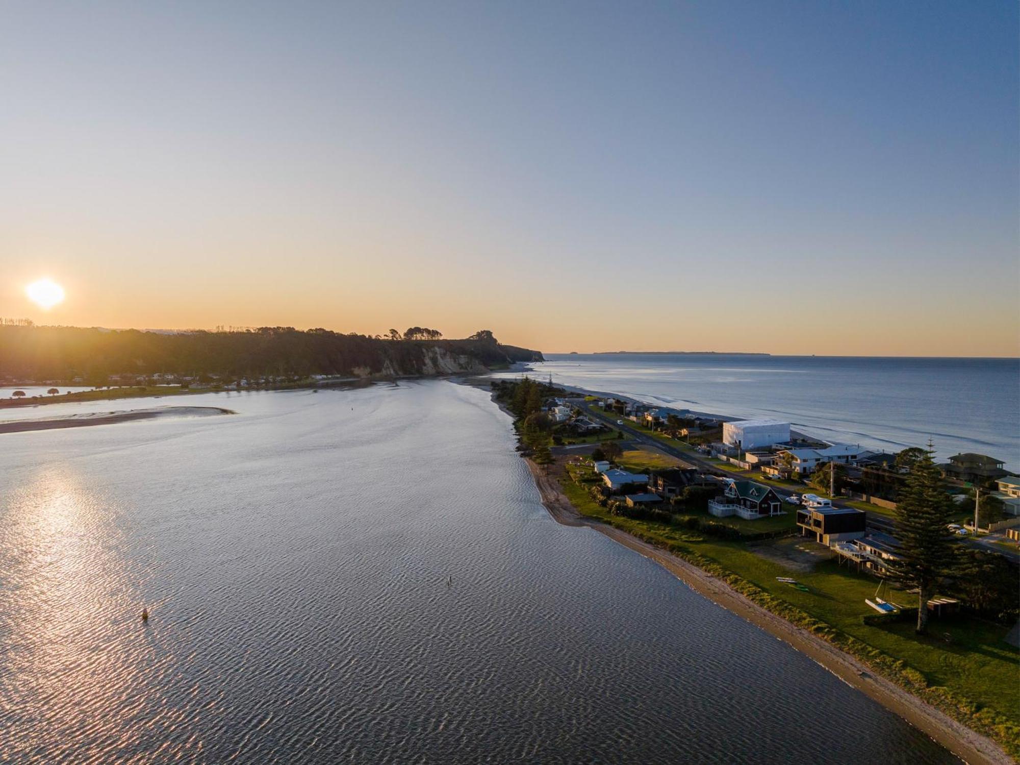 Pukehina Estuary Sunset Views Holiday Home Экстерьер фото