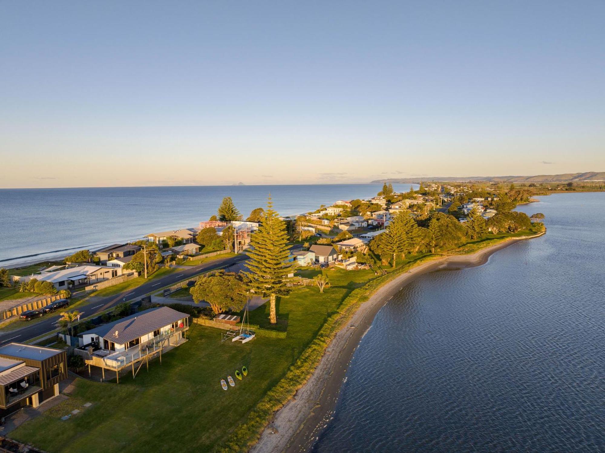 Pukehina Estuary Sunset Views Holiday Home Экстерьер фото
